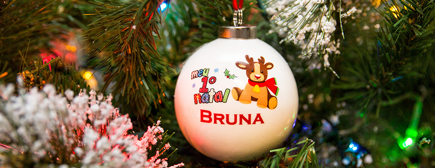 Bola personalizada Meu 1º Natal para pendurar na arevode natal e guardar de lembranca a vida inteira