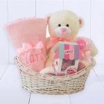 Cesta Maternidade – Rosa – Meninas – NOVA – fundo nosso tablado