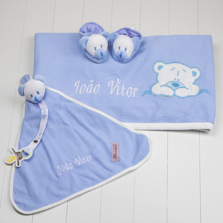 Kit presente para bebê com manta, naninha e pantufa para recem-nascido. Prsente personalizado