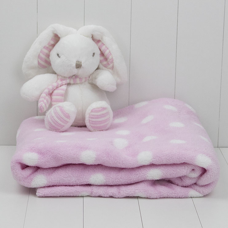 manta rosa felpuda e pelucia do coelho para dar de presente a recem nascido e futura mamae