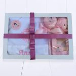 KIT BEBÊ EMPRESAS – BOAS-VINDAS com TOALHA PERSONALIZADA – menina 2