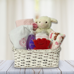 Cesta Bebê Luxo com Ovelha de Pelúcia e Kit Banho – Rosa 4