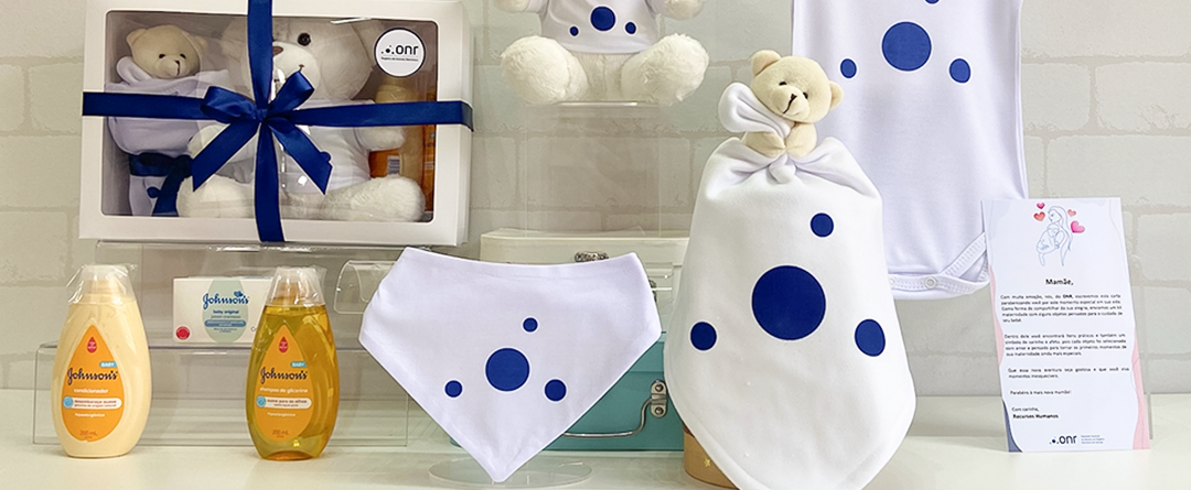 Kit Parentalidade corporativo ONR com body, naninha, babador, ursinho e kit higiene