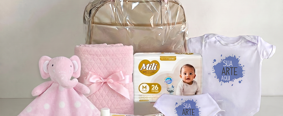 Kit parentalidade corporativo modelo 4 Rosa contendo bolsa maternidade, trocador, body personalizado, babador, naninha do elefantinho e itens higiene bebê